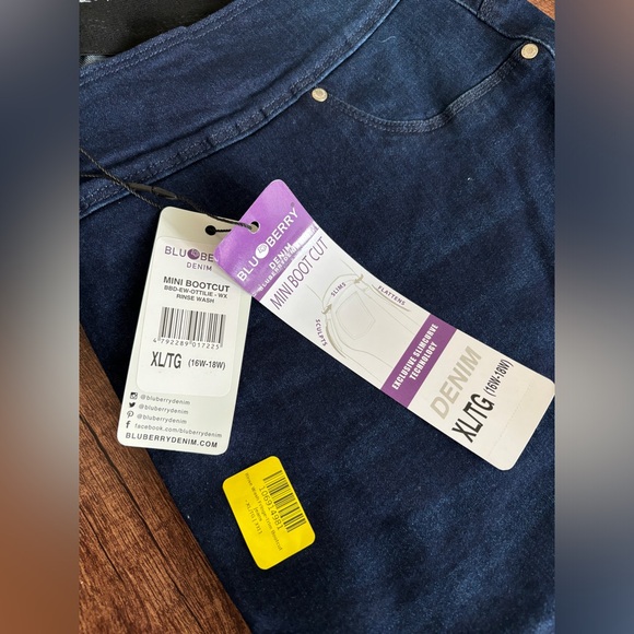 NWT | Blueberry Denim Rinse Wash Fringe-Trim Bootcut Jeans - Picture 3 of 10